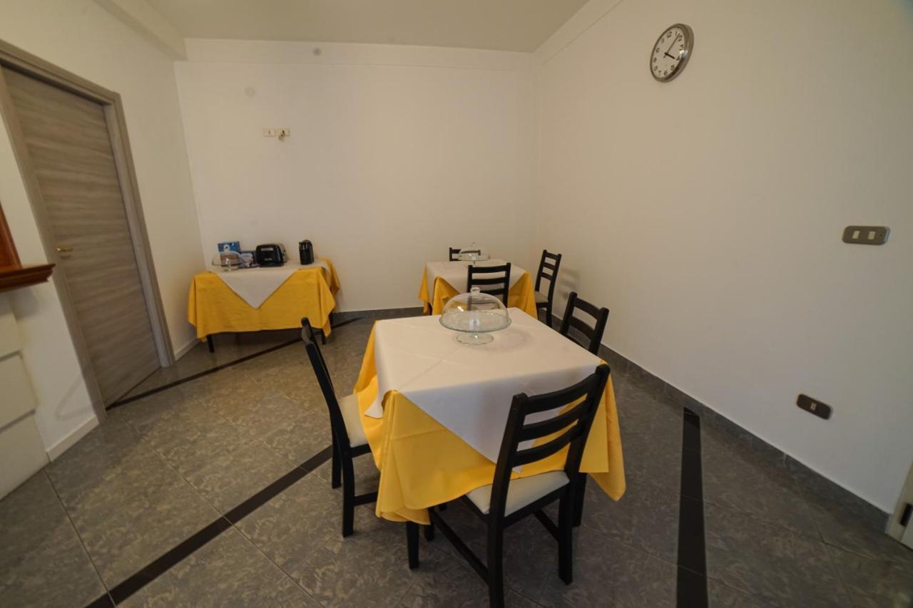 Central Home B&B Козенца Экстерьер фото